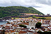 Azzorre, Isola Terceira - Angra do Heroismo, vista della citt col Monte Brasil dal Alto da Memoria. 